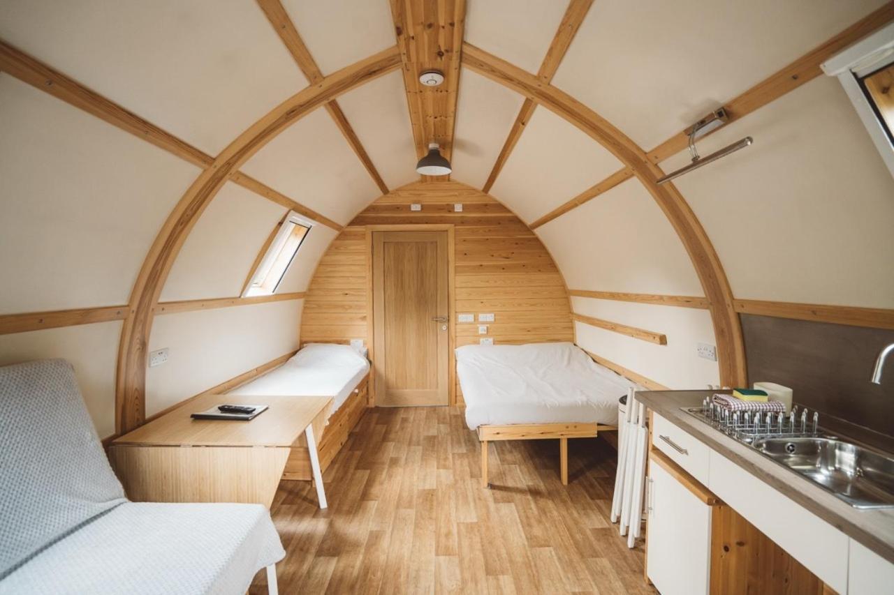 Ball Hall Farm By Wigwam Holidays East Cottingwith Room photo